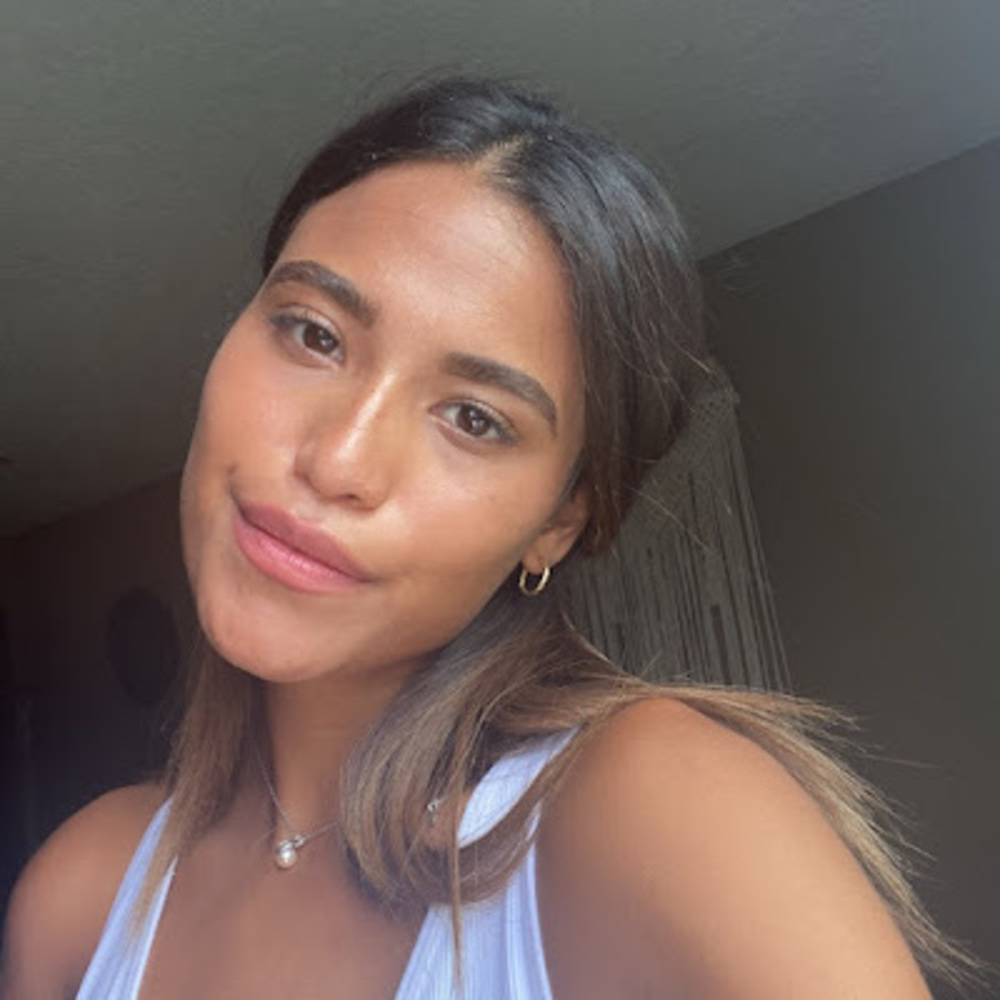 Meet your Posher, Alyesha